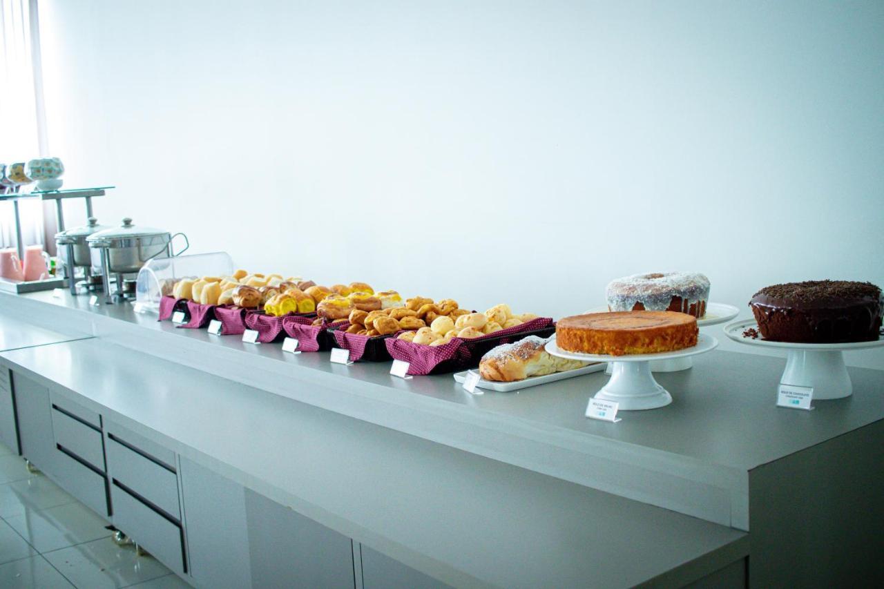 Hotel H2 Congonhas 外观 照片 A selection of cakes