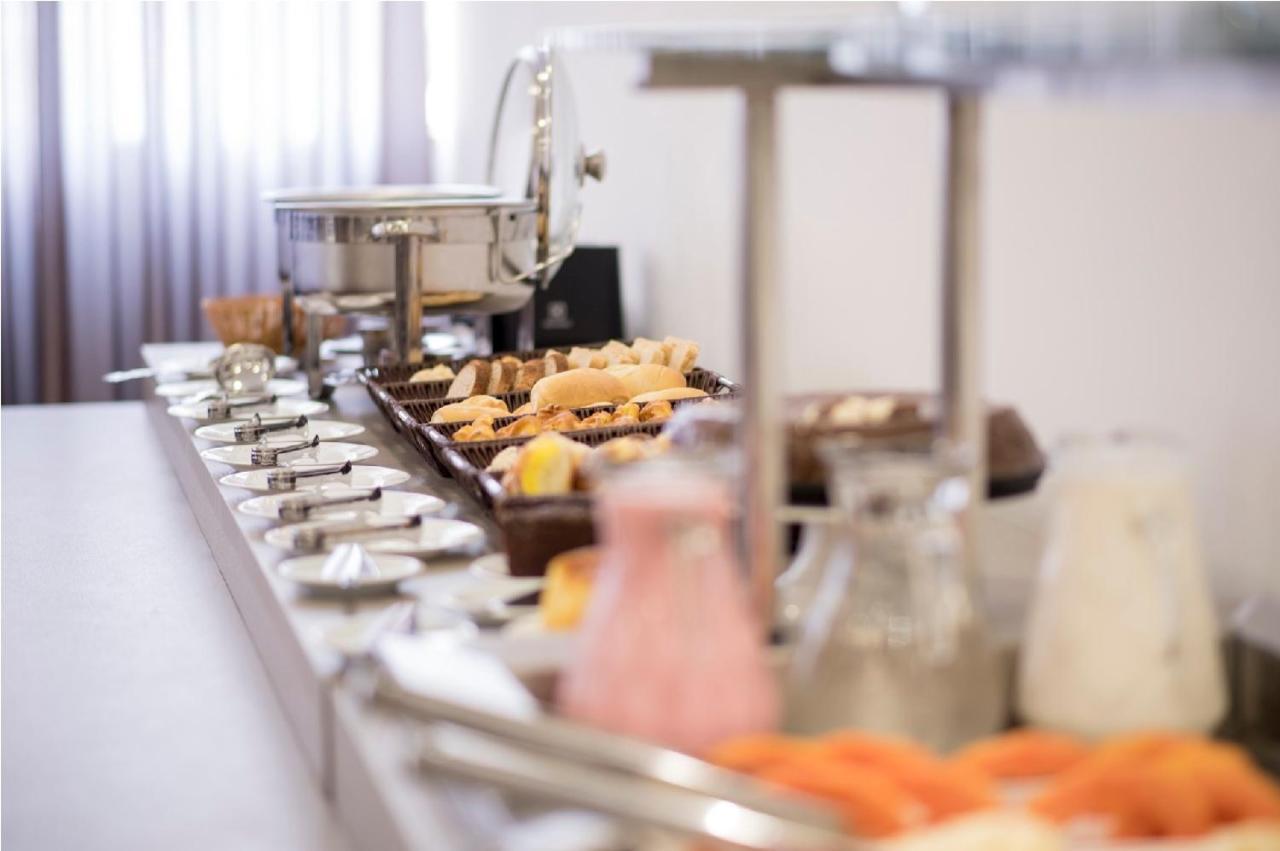 Hotel H2 Congonhas 外观 照片 A buffet